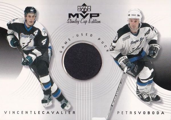 puck karta LECAVALIER/SVOBODA 99-00 MVP Stanley Cup Game-Used Puck číslo GC-LS